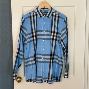 Burberry L Causal Shirt